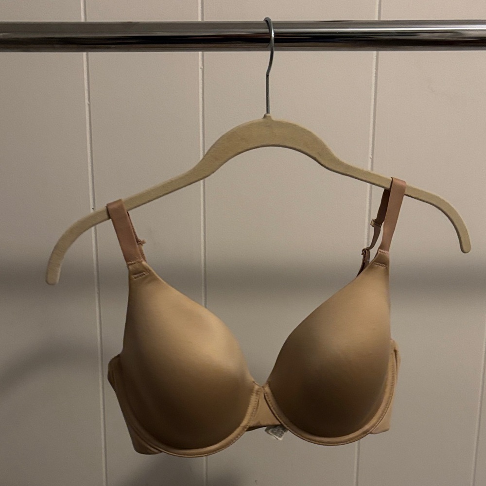 B.Tempt’d by Wacoal Tan Bra, US 34DD